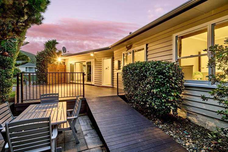 13 St Edmund Crescent Tawa_3