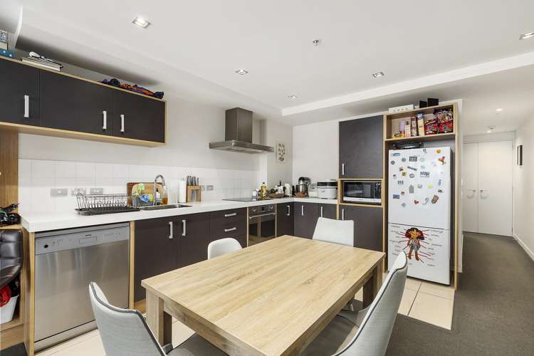 8F/245 Wakefield Street_3