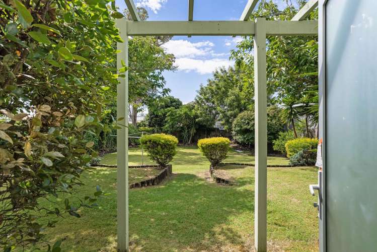 100 Charleston Avenue Whangamata_22