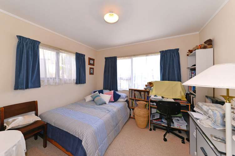 21 Vining Crescent Stoke_12