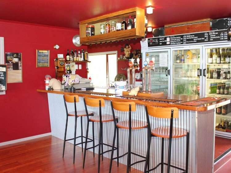 14 Ruataniwha Place Okiwi Bay_4