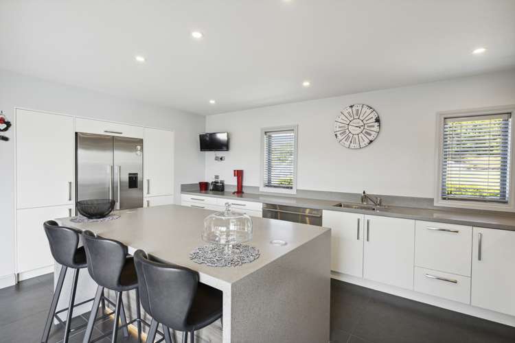 71 Endeavour Drive Whitby_2