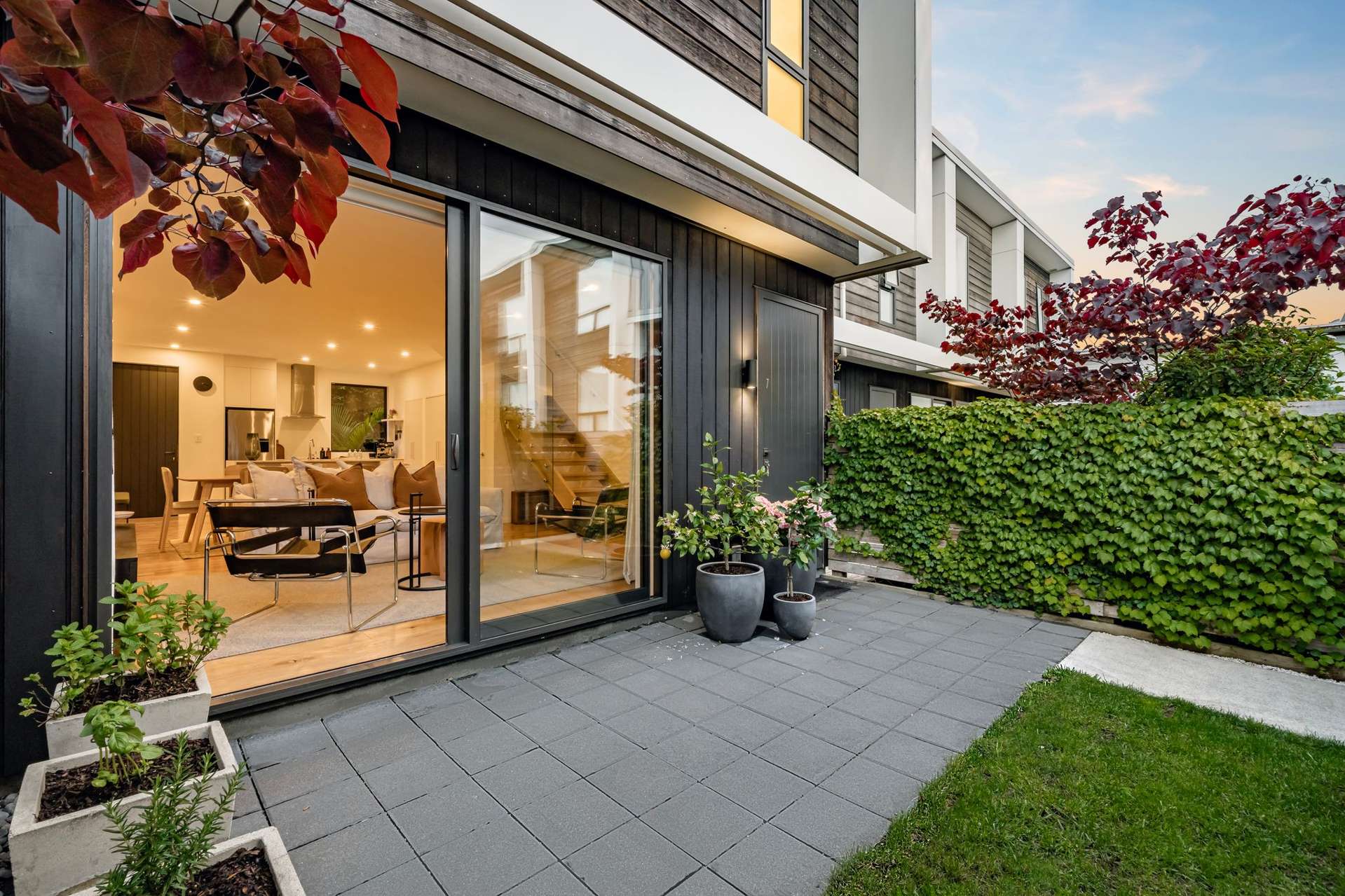 7/4 Glen Atkinson Street St Heliers_0