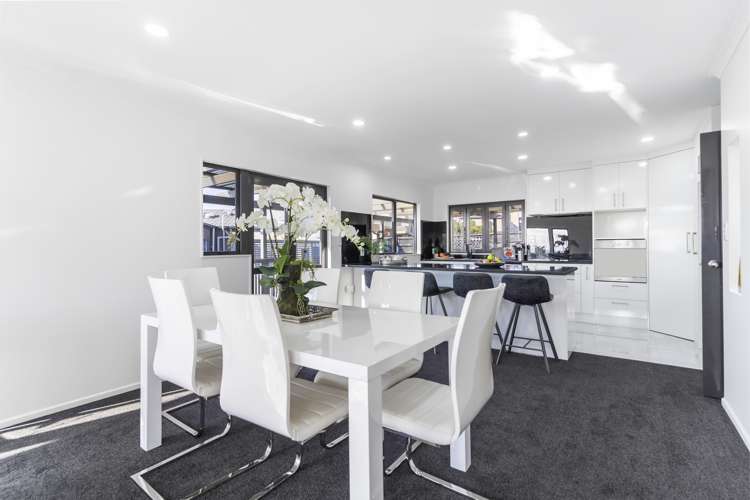 13 Arrowsmith Drive Clover Park_9