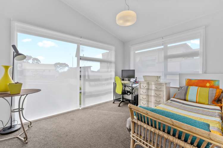 1/64 Seaview Road Castor Bay_17
