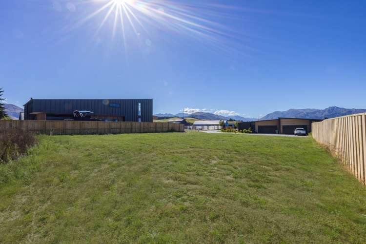 16 Robrosa Street Wanaka_2