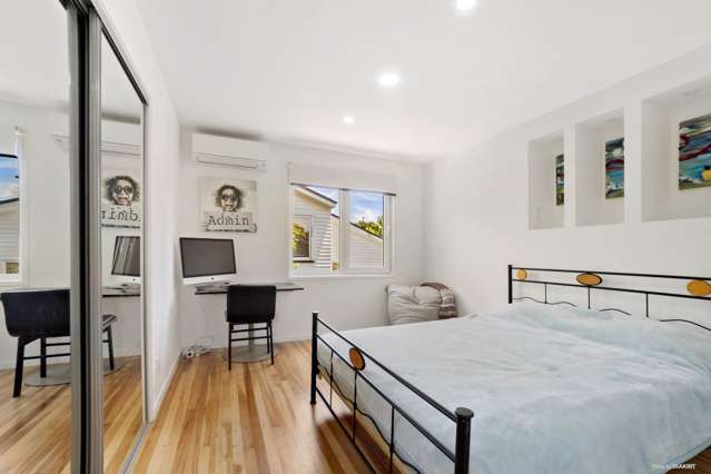 85 Taurus Crescent Beach Haven_3