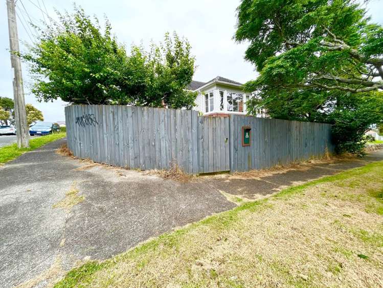 9 Moana Avenue One Tree Hill_0