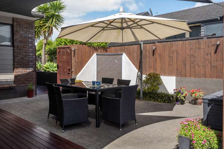 6 Borrowdace Avenue Botany Downs_17