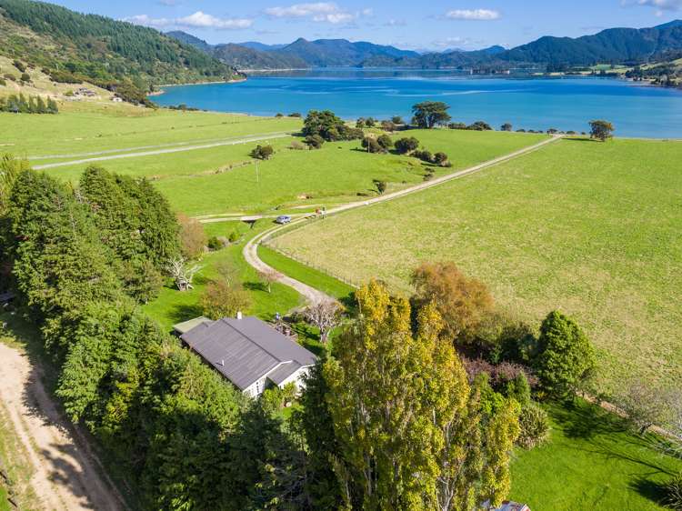 5582 Kenepuru Road Kenepuru Sound_2