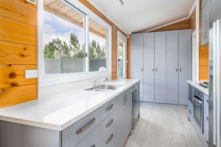 2/152 Mapara Road Acacia Bay_9