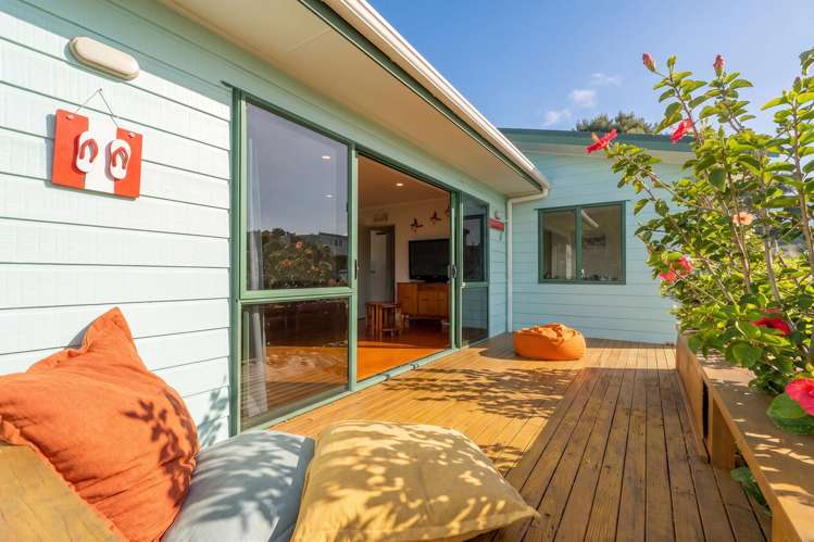 13 Charles Green Cooks Beach_25