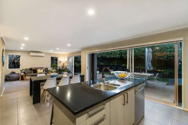 14 Chateau Rise Flat Bush_4