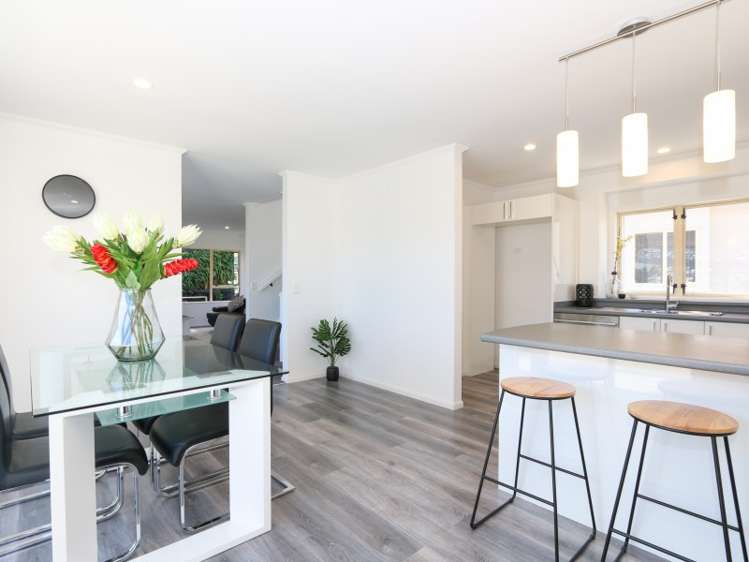 2/33 Hawker Street Mount Victoria_4