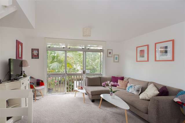 Modern 3-Level Townhouse – Central Grey Lynn Living