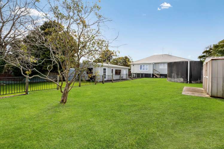 84 Karaka Road Beachlands_1