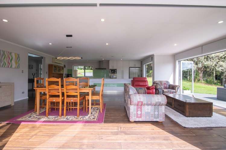 30 Lloyd Drive Wainui_10