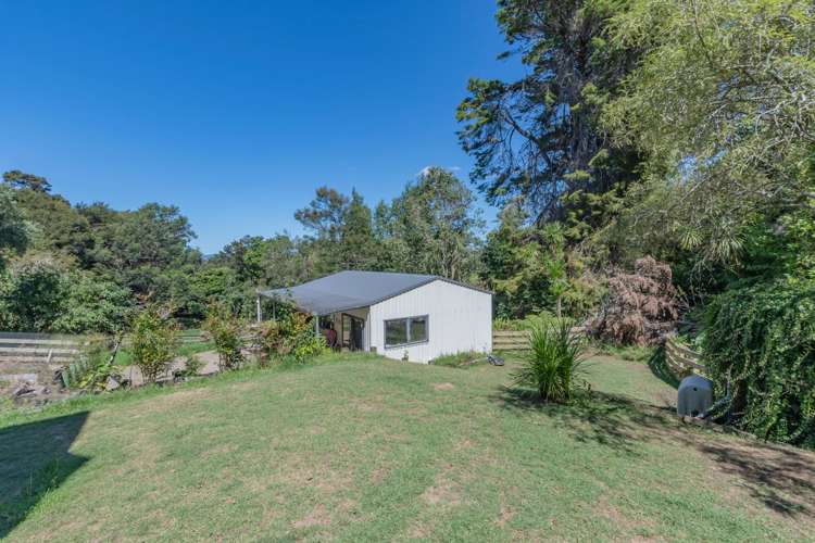 110 Attwood Road Paremoremo_15