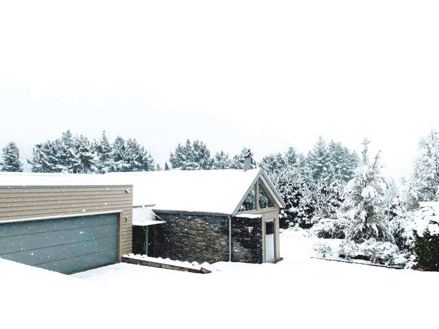 Arthurs Point Ridgeline lifestyle retreat.