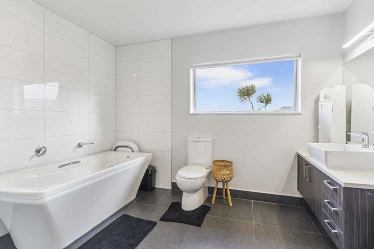 220 Forest Hill Road Waiatarua_21