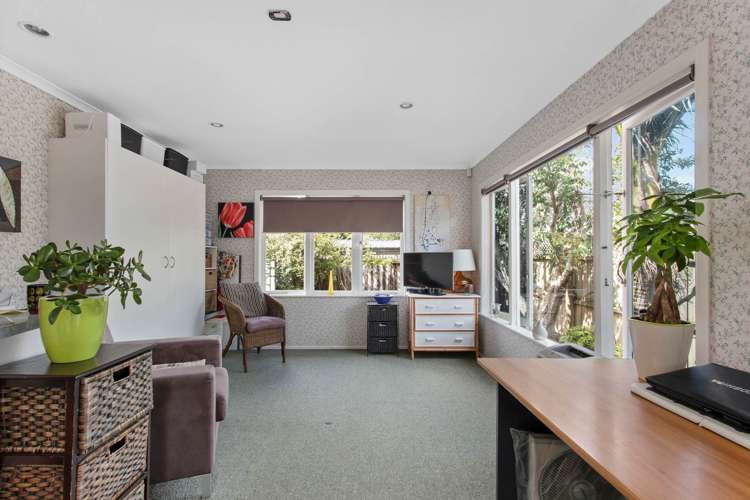 8 Stokes Avenue Te Atatu Peninsula_10