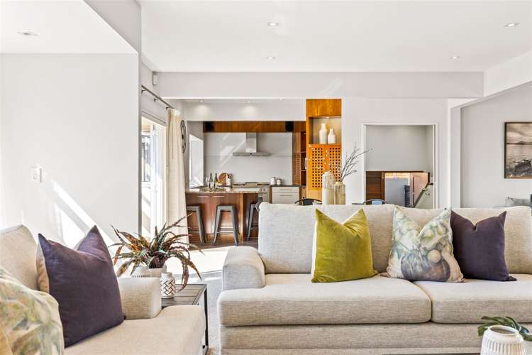 30 Churchill Road Murrays Bay_6