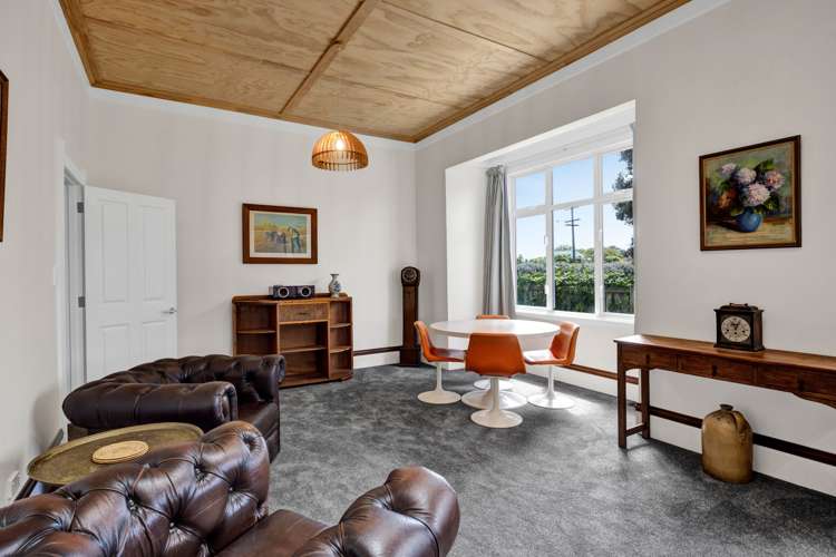 195 South Road Hawera_12