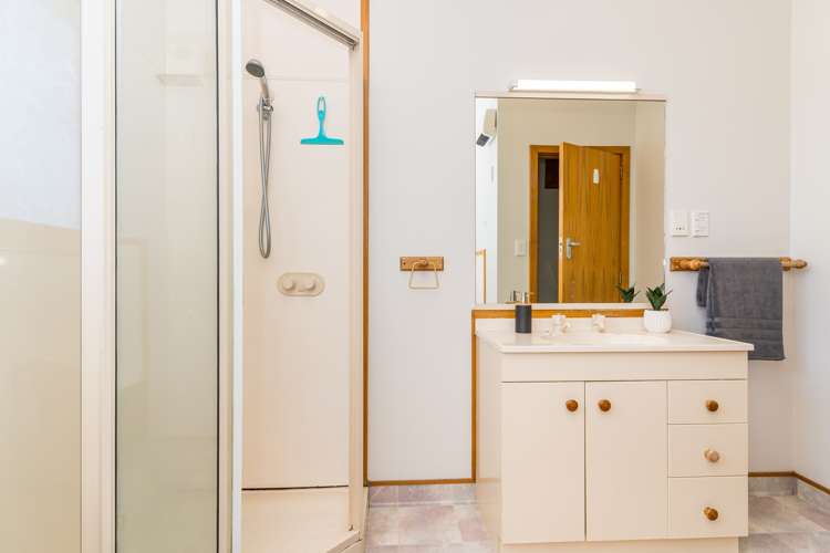 82 Bush Road Mosgiel_12