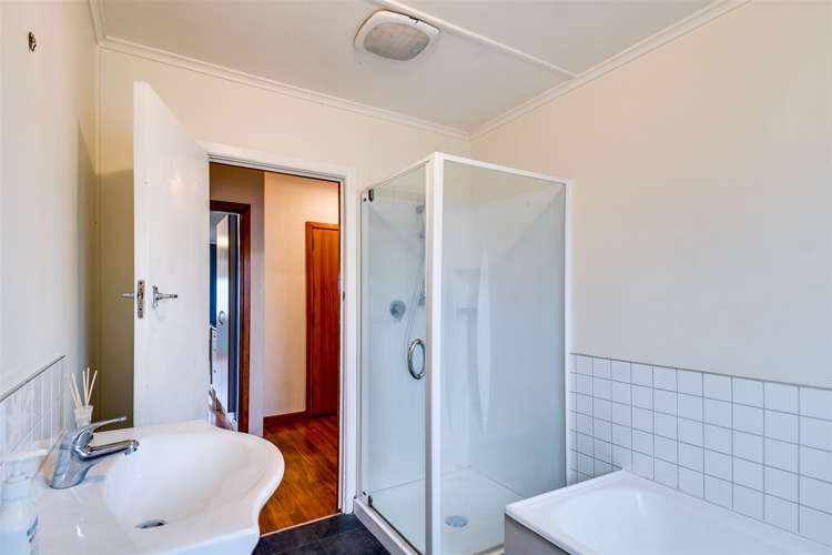 101 Riverbend Road Onekawa_6