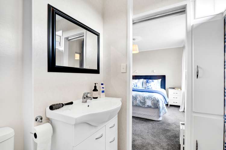 15 Leon Place Waitara_6