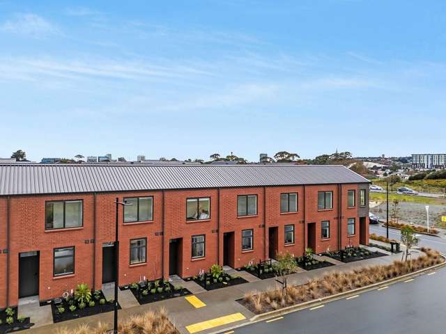 Modern 3BR Townhouse in Wiri!