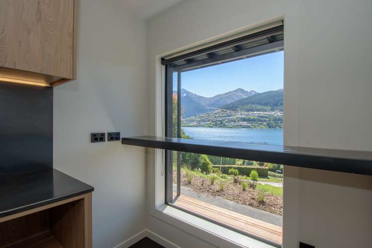 548 Peninsula Road Kelvin Heights_15