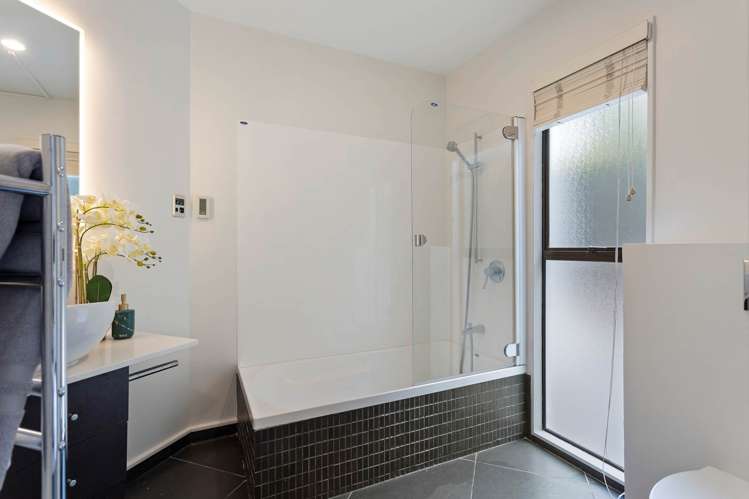 2/4 Prospect Terrace Milford_14