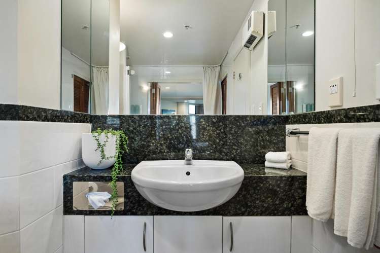 9P/100 Greys Avenue Auckland Central_8