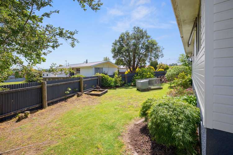 11 Dale Crescent Gore Surrounds_16