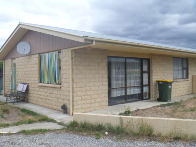 2/12 Campbell Street Alexandra_0