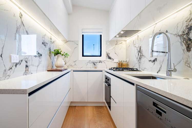 33 & 33B Ballymore Drive Pinehill_10