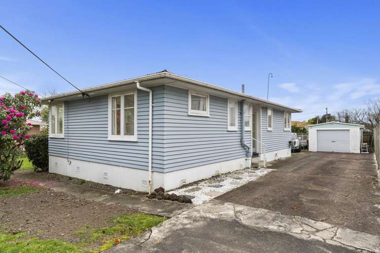 6 Hurley Place Kelston_4