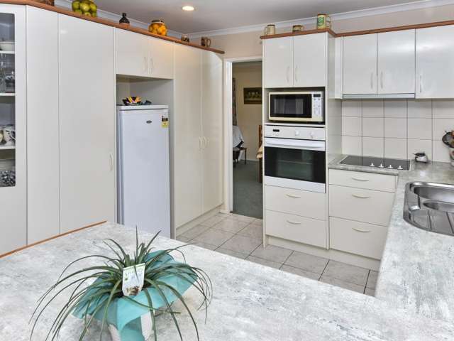 18 Norm Pellow Drive Manurewa_2