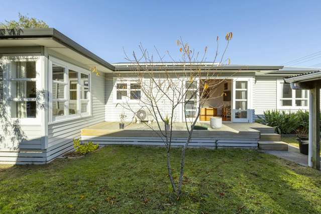 Charming Renovated Cottage in Prime Location