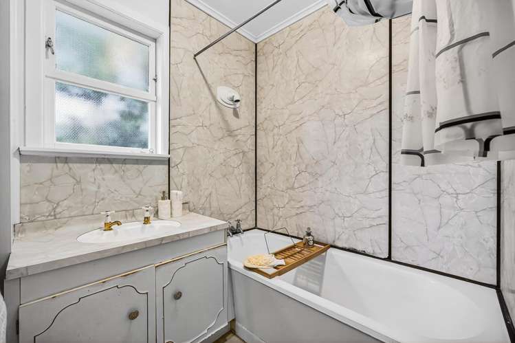 49 Tiroroa Avenue Te Atatu South_15