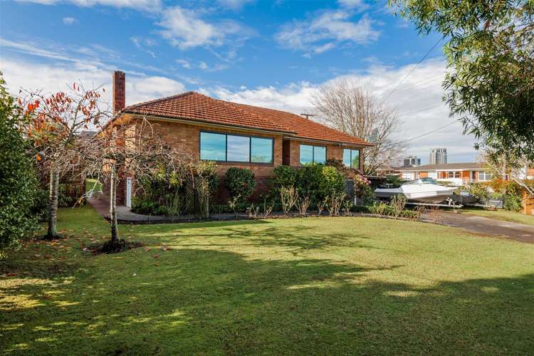 11 Lake Pupuke Drive Takapuna_2