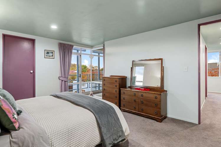 74 Regency Crescent Redwood_9