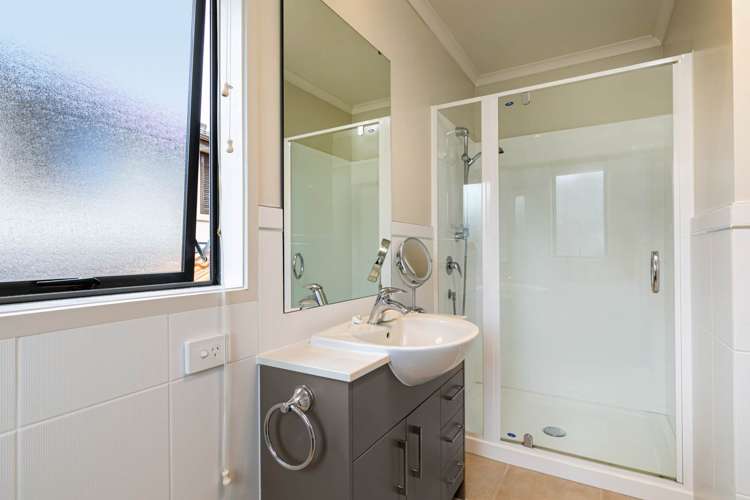 19 Ashurst Lane Greenhithe_12