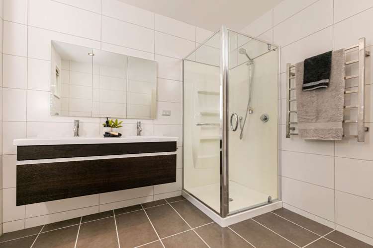 16 Weatherly Road Torbay_19