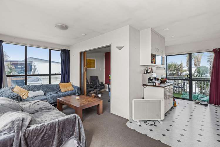 653 Marine Parade Napier South_10