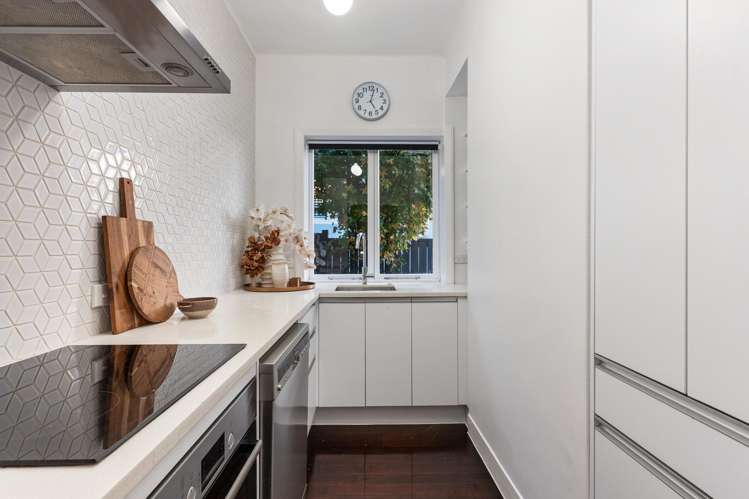 2/10 St Georges Bay Road Parnell_6