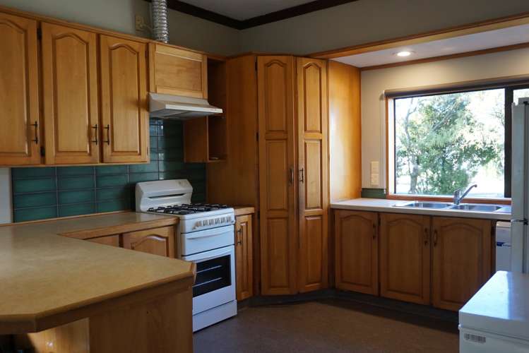 24 Savage Crescent West End_1