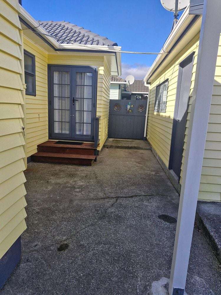 46 Main Road Wainuiomata_11