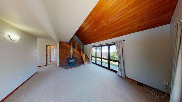 4 Gregory Close 10930_3